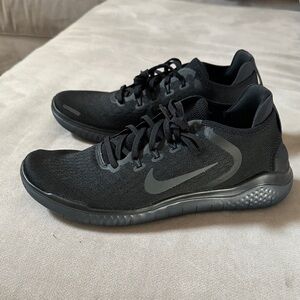 Nike Men's Black Athletic Training Sneakers